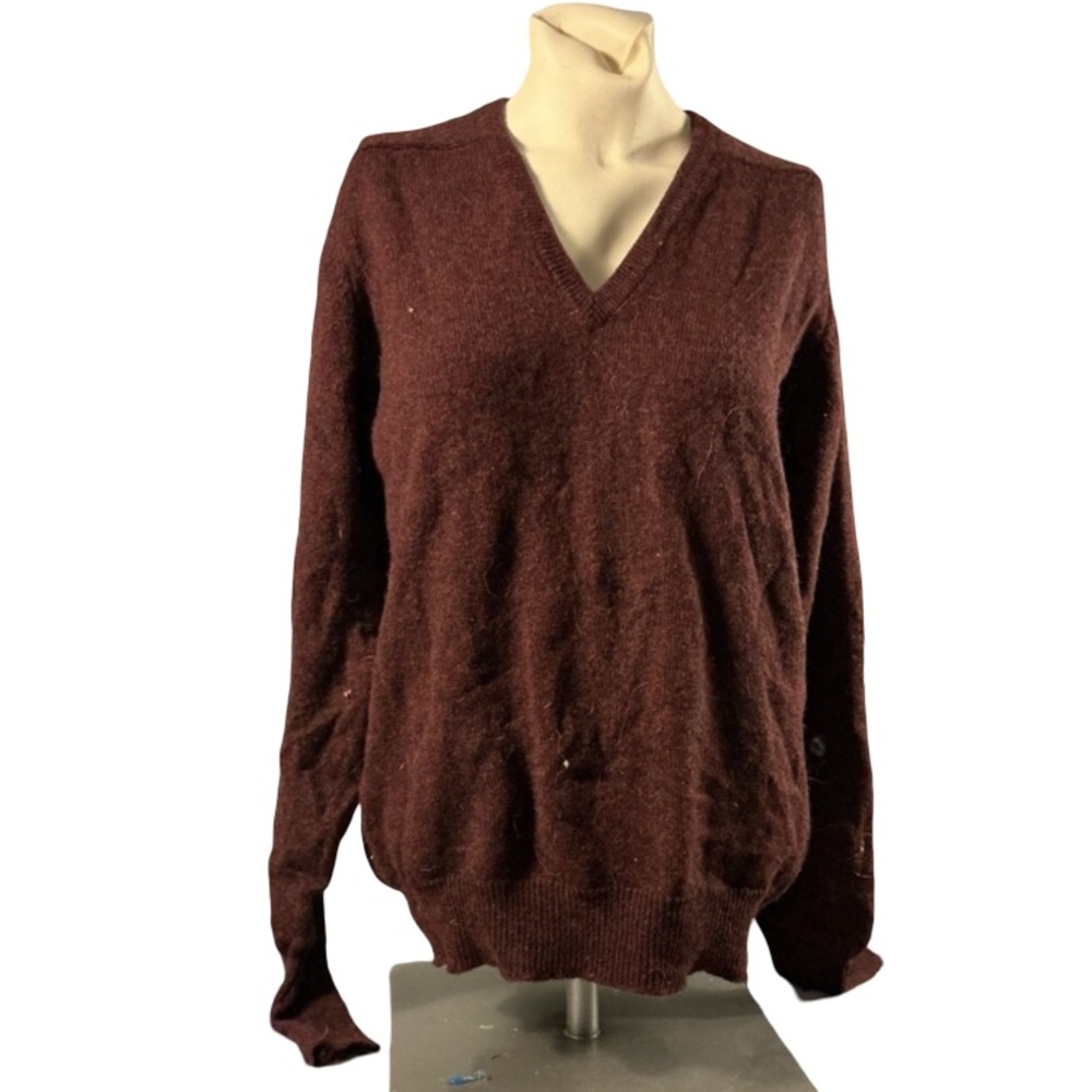 Pendleton Women's V-Neck Sweater in Burgundy